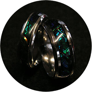 Green Black Sea Burl Dichrolam Ring Set